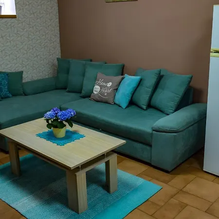 Lux Apartment Maroslele